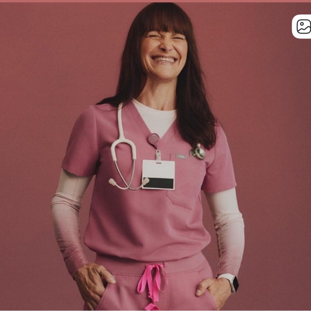 Figs breast cancer edition Catarina top XXS